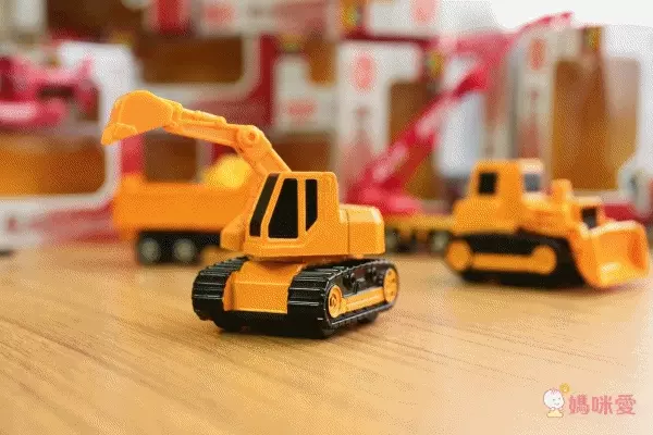 銅板價【擬真合金車】車車控寶千萬別錯過！