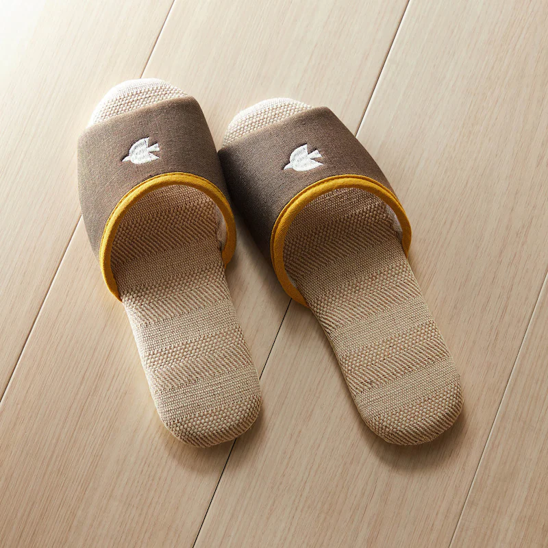 日本千趣會 - 麻料材質刺繡室內拖鞋-白鴿-咖啡