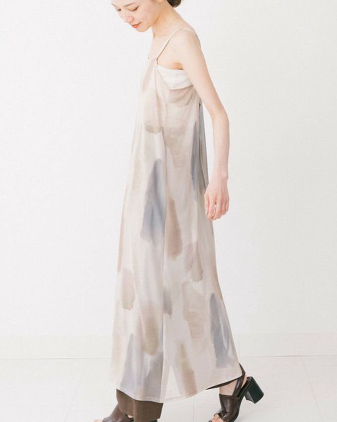 日本 gleam - 水彩暈染風夢境薄紗細肩帶洋裝-米棕系