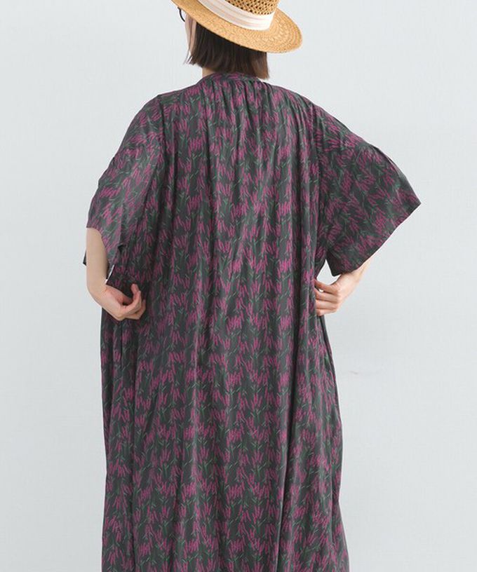 日本 Lupilien - 柔滑嫘縈植物印花寬鬆短袖洋裝-綠x桃