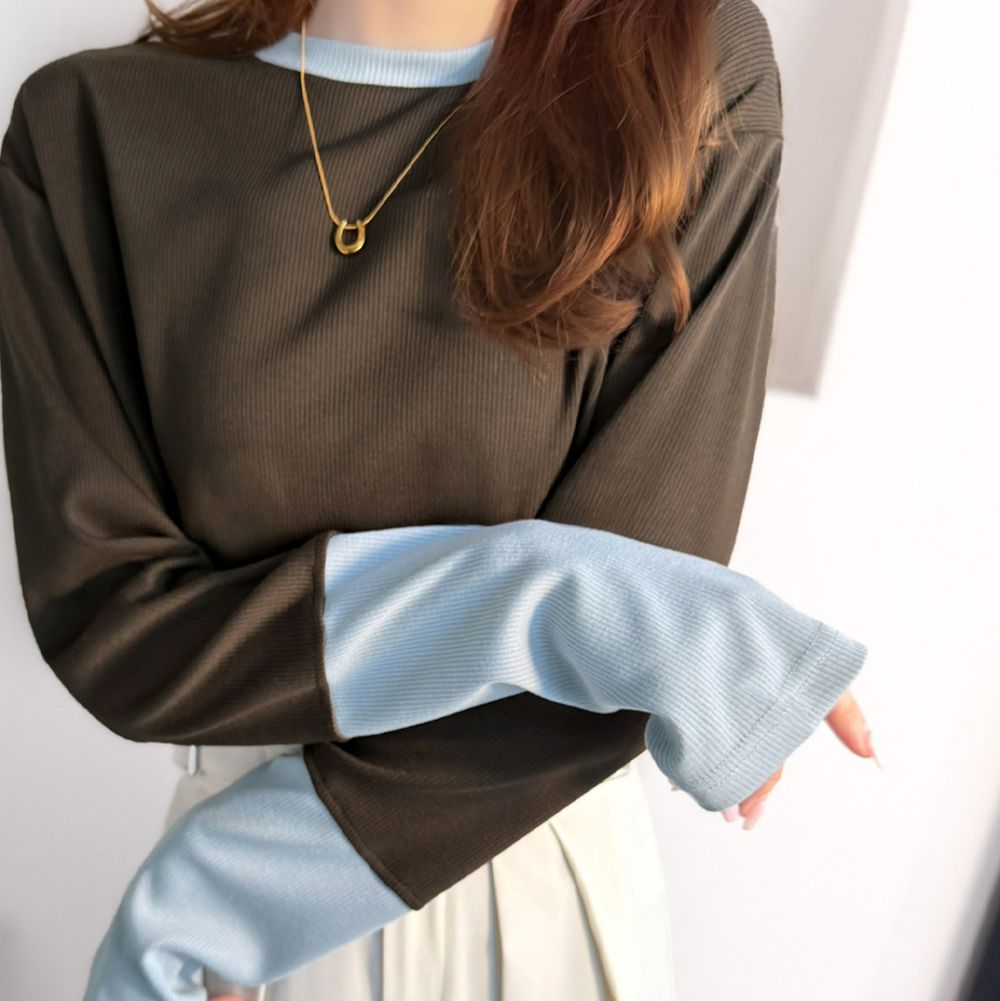 時尚配色袖羅紋長袖上衣(指孔設計)-咖啡x水藍