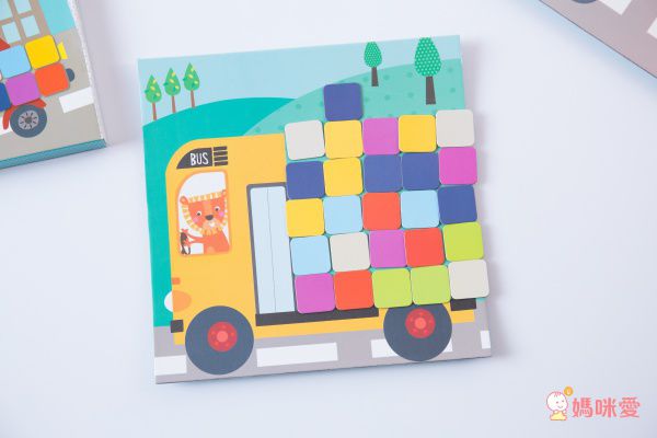 西班牙 APLI - 旅行磁力拼圖-叢林-磁性底板2片+三角形磁力片30個