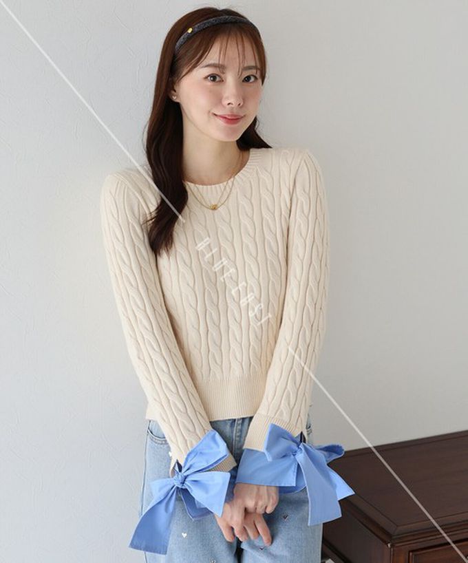 日本 BLUE EAST - 亮麗蝴蝶結緞帶袖麻花針織上衣-海軍藍