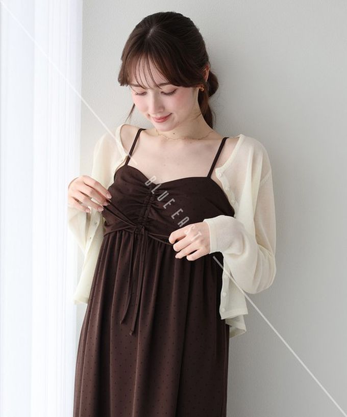 日本 BLUE EAST - 優雅皺摺度假花卉吊帶洋裝-米杏 (M)