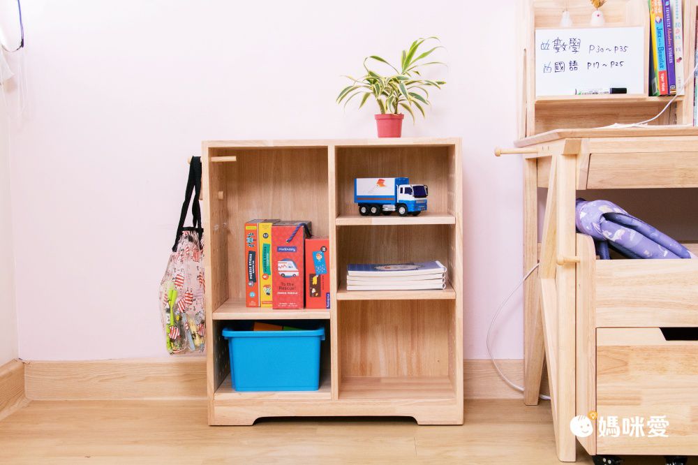 環安傢俱 - 【好好學】成長桌椅組-旗艦組(到府組裝)-(含學習桌+學習椅+創意組合架+書包櫃+側邊延伸櫃，送69*40cm霧透桌墊)-DC-402