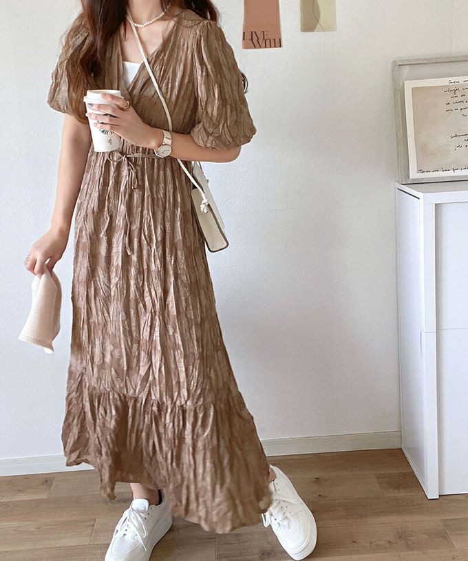 日本 Classical Elf - 透膚露背花卉皺摺深V泡泡袖洋裝-淺綠