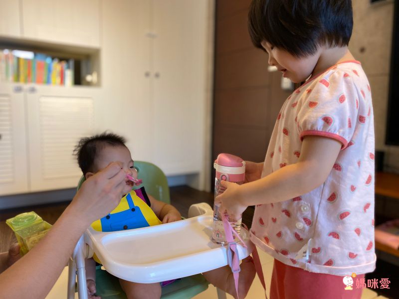 美國 ZOE - 折疊餐椅 x 折疊桌-附白色小餐盤-奢華灰