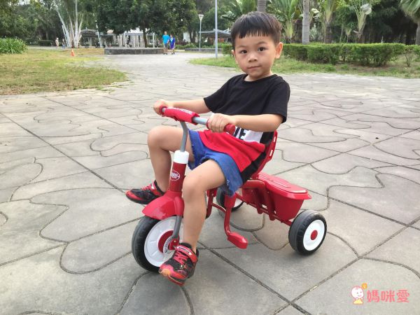 美國百年品牌 RADIO FLYER ❤ 兒童界的法拉利之稱超夯品牌！