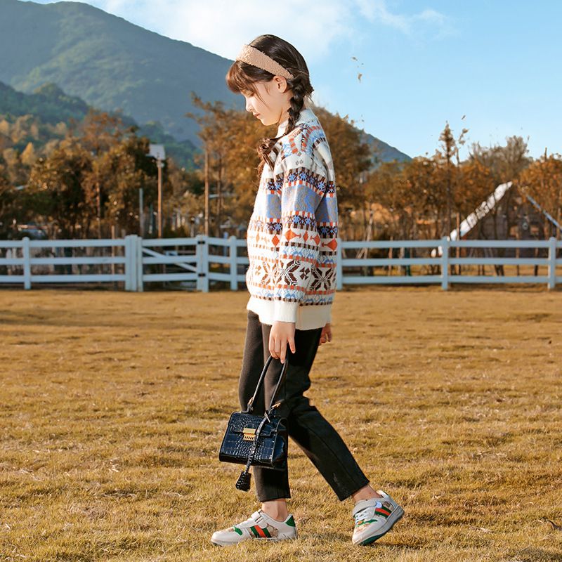 北歐風圖騰針織毛衣-小鹿-米色