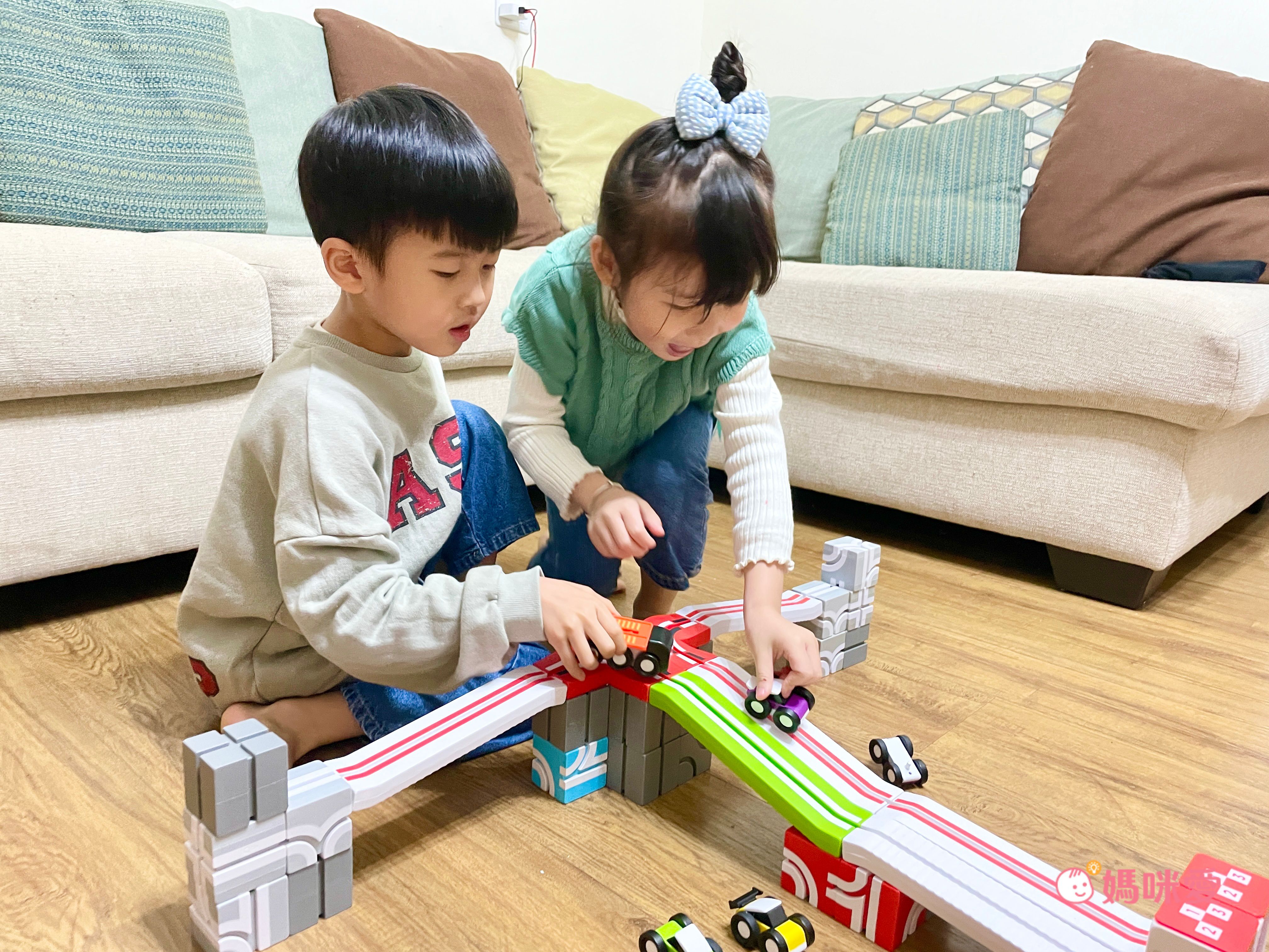 募資突破2400萬【Qbi】益智磁吸軌道積木玩具