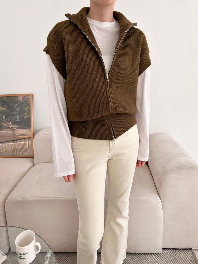 韓國女裝連線 - 簡約針織拉鍊立/翻領搭配背心-米白 (FREE)