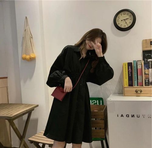 甜美翻領縮腰泡泡袖洋裝-黑