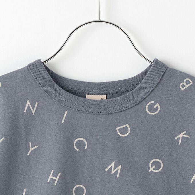 日本 petit main - [低價]接觸冷感 滿版印花短袖上衣-英文-白