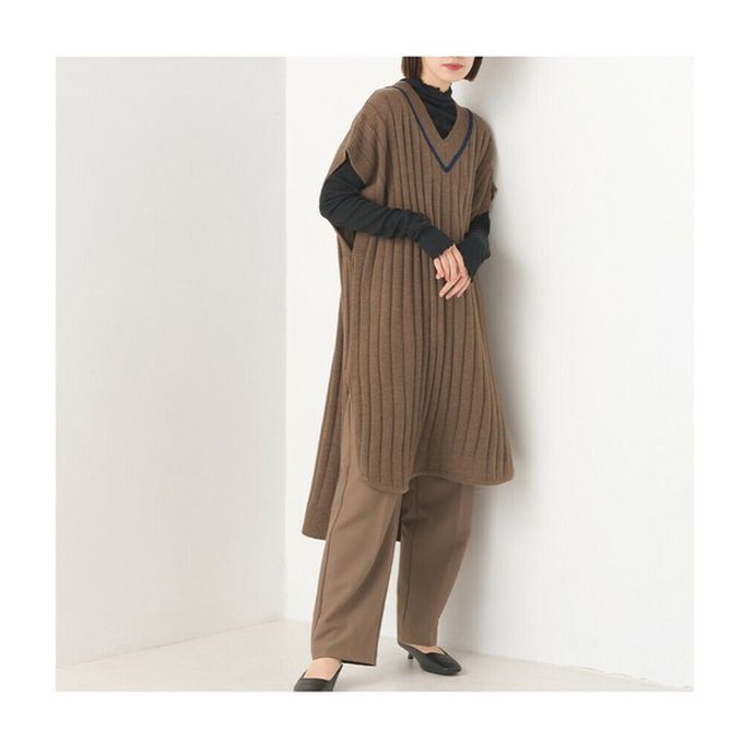 日本 OMNES - 30％羊毛 V領學院風修身長版背心-氣質杏