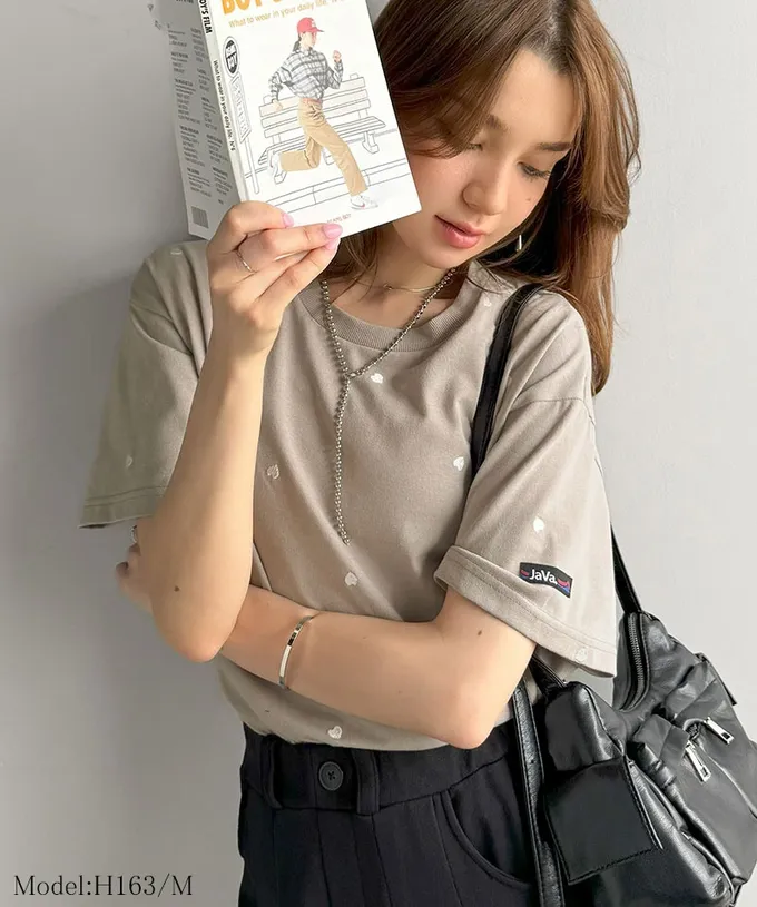 日本 Classical Elf - Java 小巧愛心刺繡短袖上衣-海軍藍