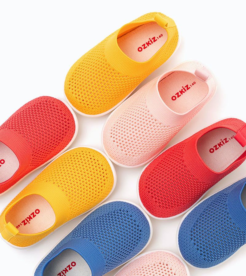 韓國 OZKIZ - 洞洞厚底/輕量/防滑兒童沙灘鞋/戲水鞋-藍