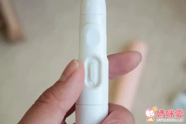 日本 Combi 兒童電動牙刷 ✕ 牙膏