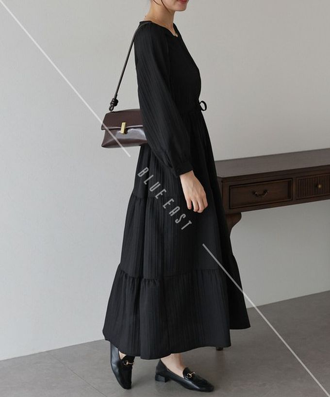 日本 BLUE EAST - 美型桃心領腰綁帶分層泡泡袖洋裝-黑