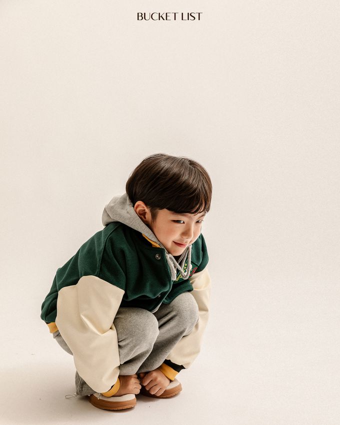 韓國 BUCKET LIST - 經典學院風撞色棒球外套-綠