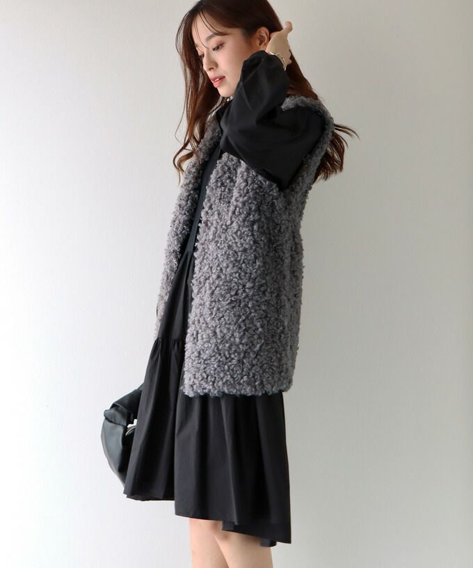 日本 BLUE EAST - 時尚毛絨開襟背心-白