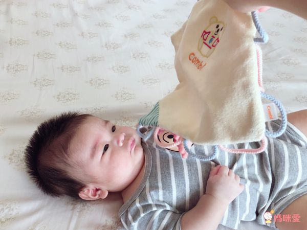 日本 Combi - 歡樂寶貝手巾+寶貝球-3個月以上