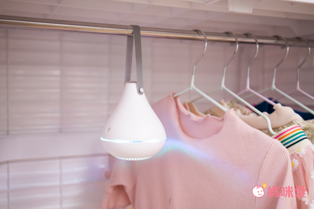 韓國 airberry - 智能衣櫃管理雙機組-除濕/殺菌機X1(附除濕膠球1包3入)，香氛/空氣循環機X1(附春日櫻花香氛片3個)