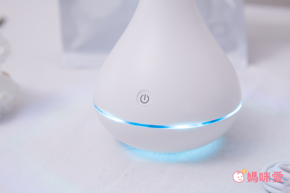 韓國 airberry - 智能衣櫃管理雙機組-除濕/殺菌機X1(附除濕膠球1包3入)，香氛/空氣循環機X1(附春日櫻花香氛片3個)