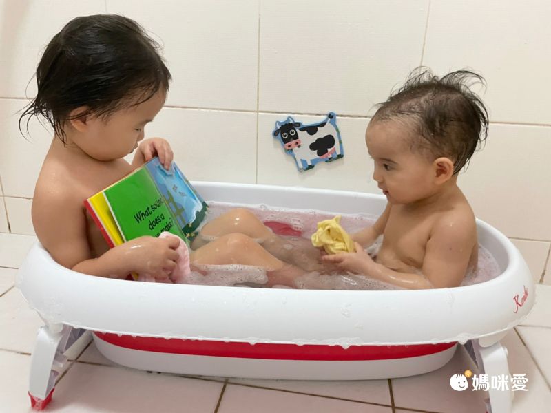 Karibu - 嘉嬰寶嬰兒摺疊浴盆-藍色Hello Kitty