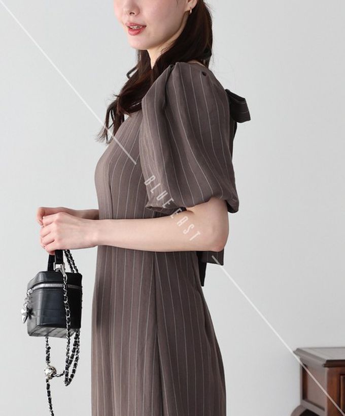 日本 BLUE EAST - 優雅方領後綁帶泡泡袖魚尾洋裝-波點-米白 (M)