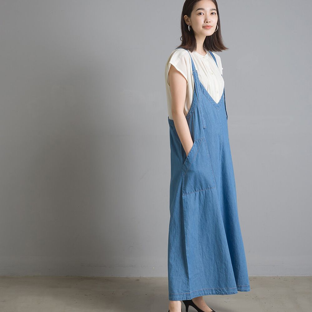 日本 OMNES - V 領輕量丹寧吊帶裙-淺藍 (Free size)