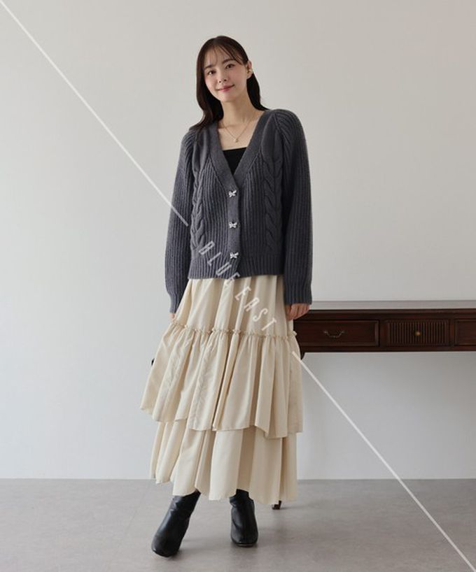 日本 BLUE EAST - 蝴蝶結寶石V領麻花粗編開襟衫-炭灰 (M)