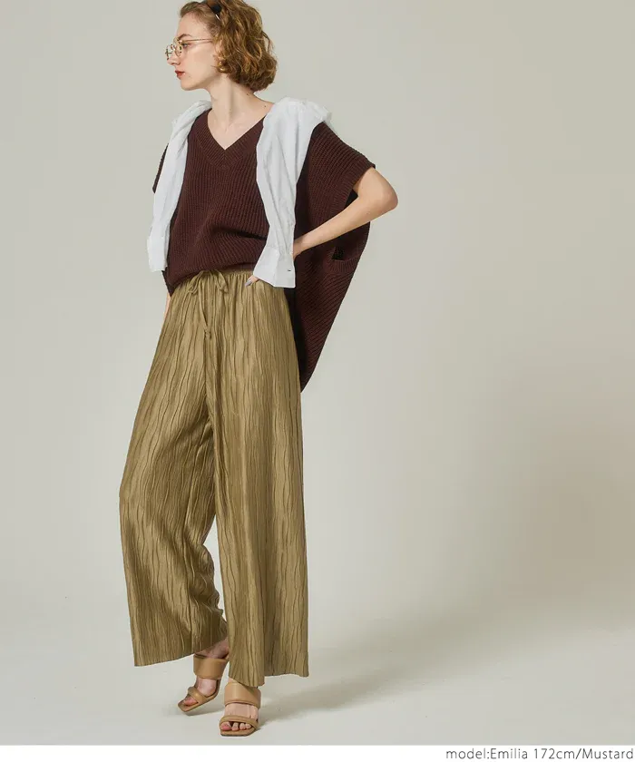 日本 COCA - [可剪裁] 百搭波浪紋垂墜寬褲-草綠