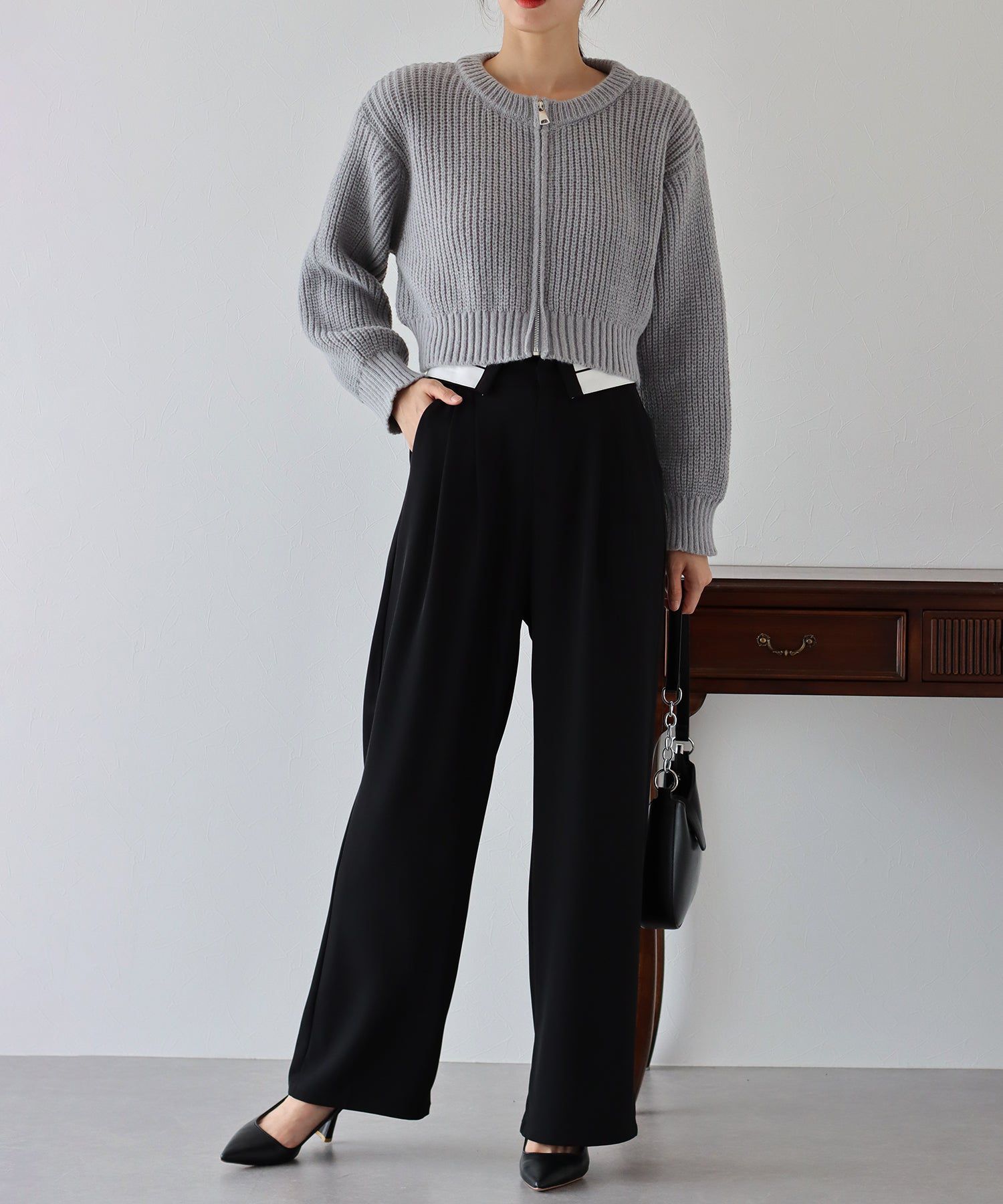 日本 BLUE EAST - 短版圓領羅紋針織薄外套-米杏