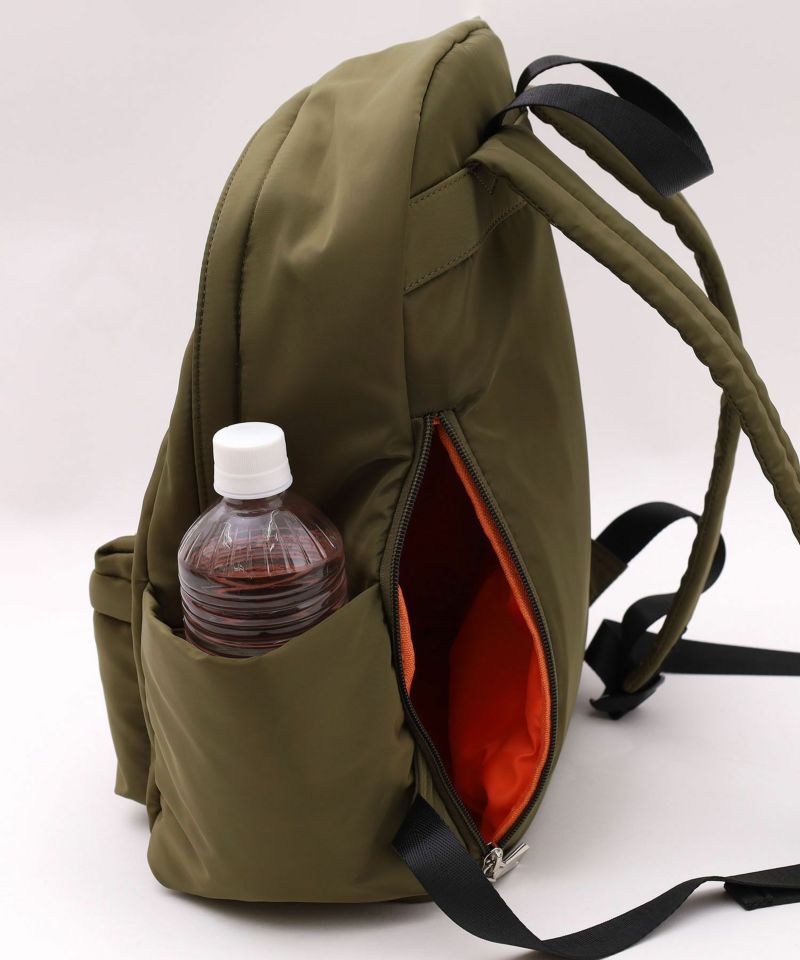 日本 COOCO - Lee聯名款 輕量美型後背包-淺灰 (W30*H39*D15cm)