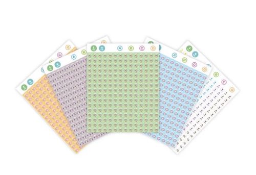 <span>超過13000張錄音貼紙，內建「四層多國語言錄音功能」，可將任何繪本、教材或圖卡自製成點讀有聲教材，錄音時間無上限。點讀貼紙為N次貼材質，不傷書頁且不易脫落。</span>