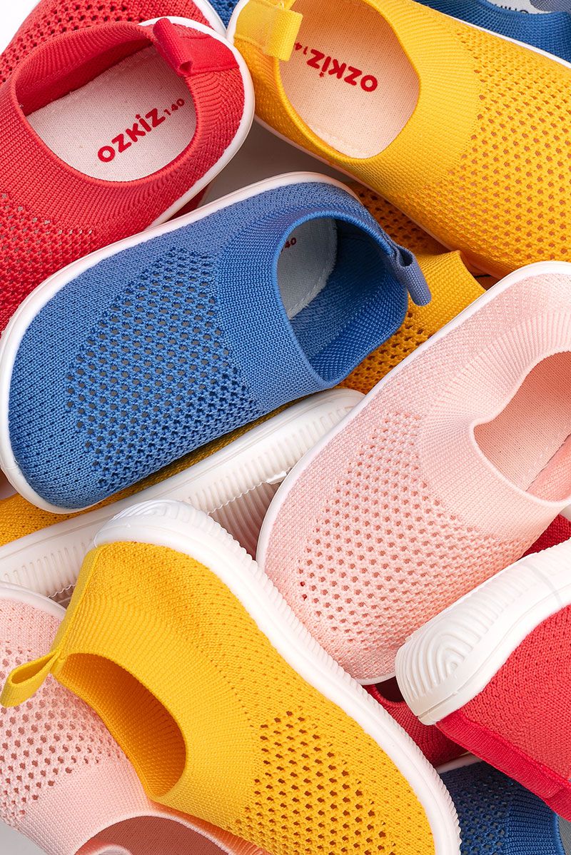 韓國 OZKIZ - 洞洞厚底/輕量/防滑兒童沙灘鞋/戲水鞋-藍