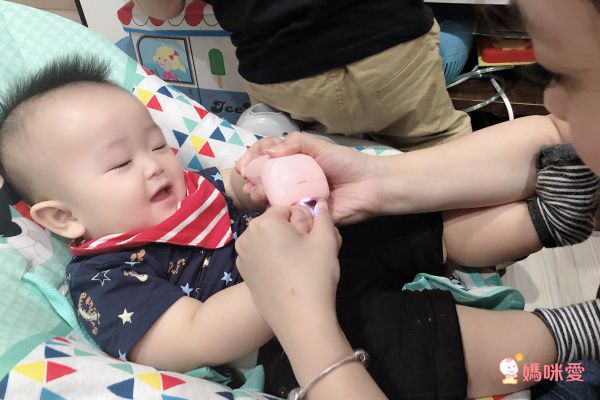 美國 VANRRO - Babynice 專業嬰兒電動指甲剪-White 純淨白-ABS 電子元件/重量：111g