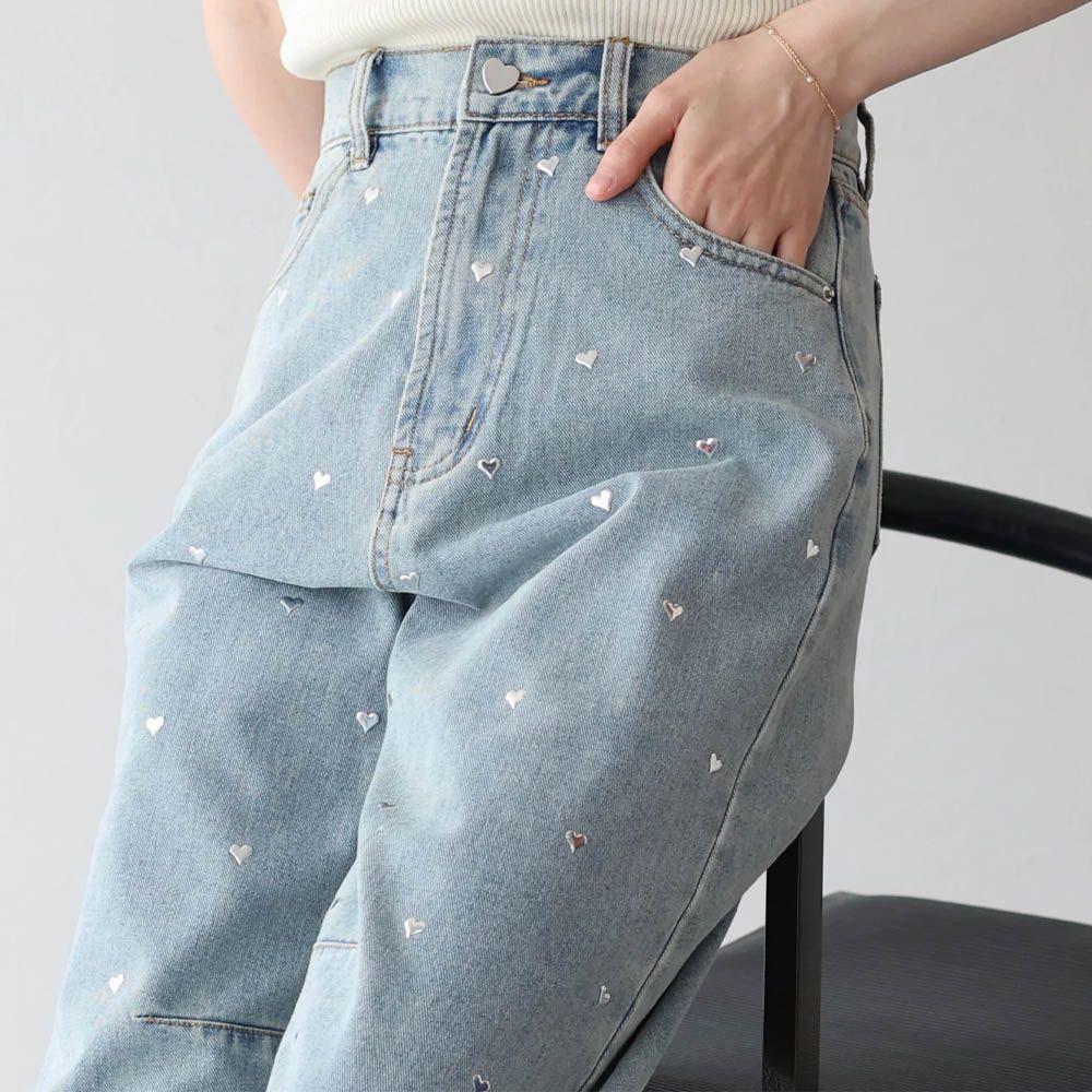 下襬流蘇閃耀愛心錐形美腳丹寧褲-淺藍
