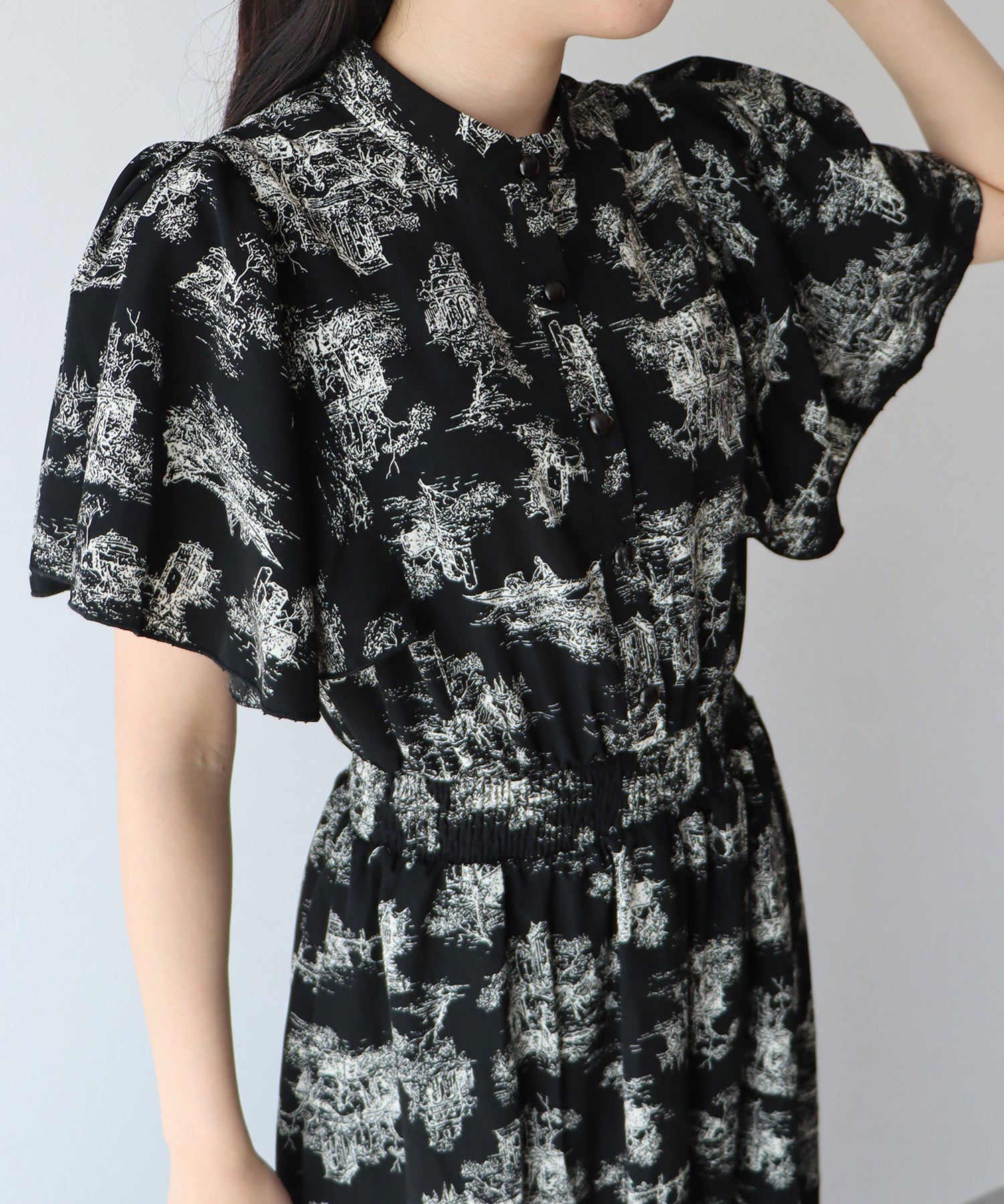 日本 BLUE EAST - 浪漫時光碎花雪紡短袖洋裝-寧靜花園-淺粉紫