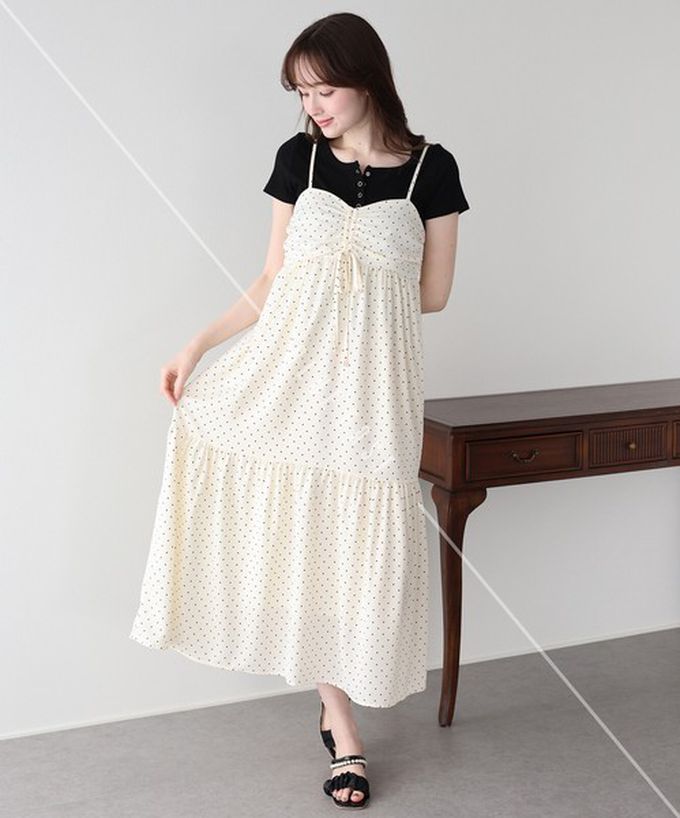 日本 BLUE EAST - 優雅皺摺度假花卉吊帶洋裝-米杏 (M)