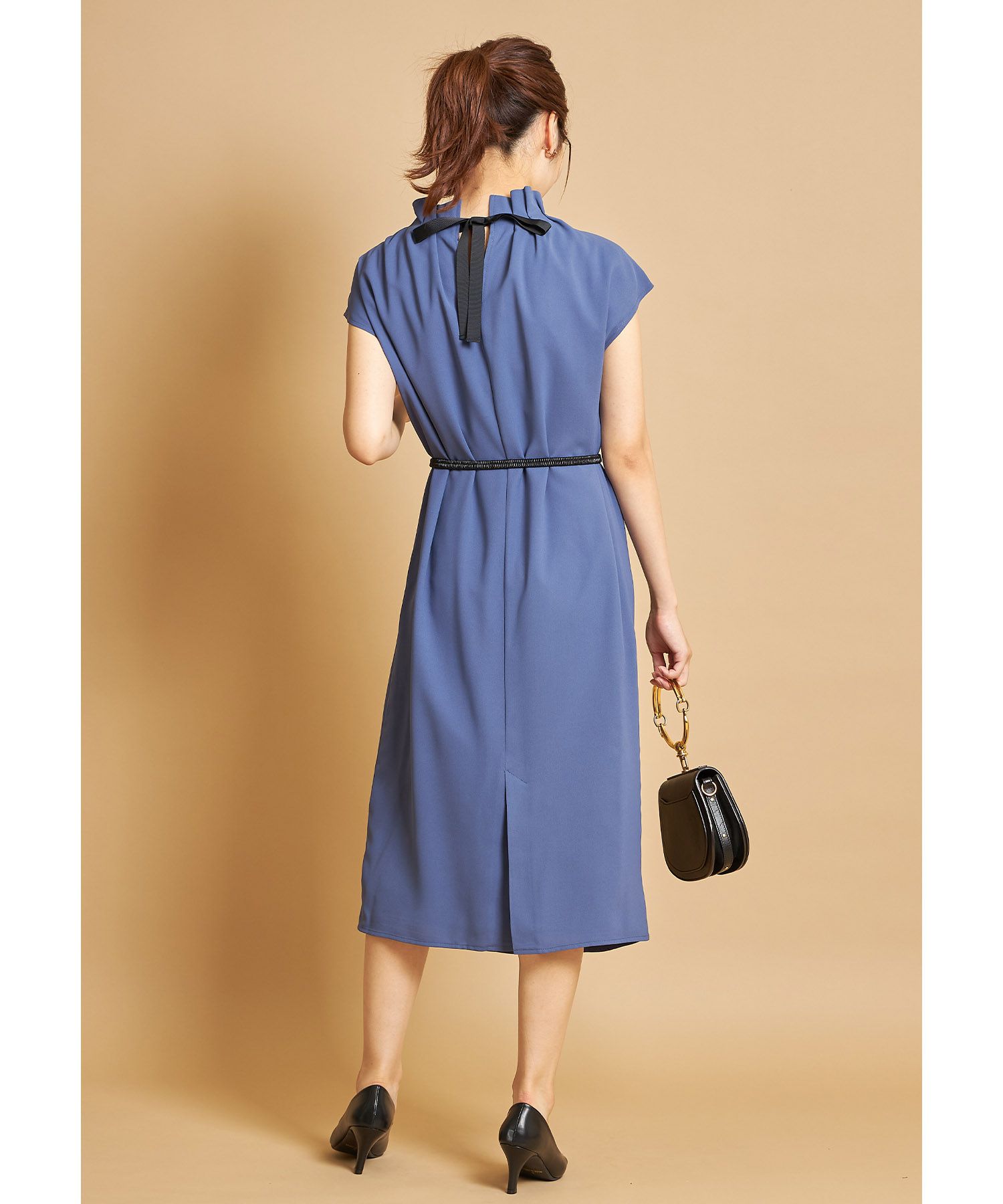 日本 tocco-closet - 高雅珍珠皺摺簡約洋裝-知性黑