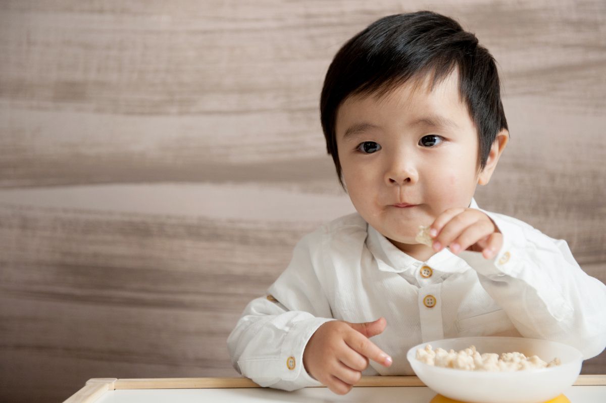 米大師 - 全系列成長旗艦組 11入-寶寶糙棒棒系列:生機糙米口味x1、青蘋果紅蘿蔔口味x1,寶寶棒棒 產地直送系列: 草莓口味x1、葡萄口味x1、鳳梨口味x1,小星泡芙系列: 4口味各一,探索者系列: 原味x1、水果餅x1