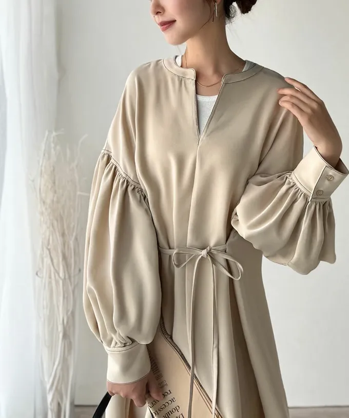 日本 Classical Elf - 鑰匙領氣質澎澎腰綁帶長袖洋裝-黑