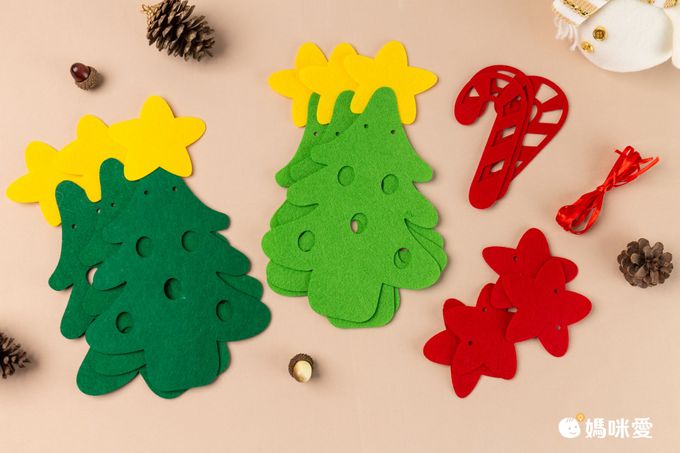 聖誕節裝飾彩旗-英文字聖誕老人-綠+紅+黃 (長度約300cm)