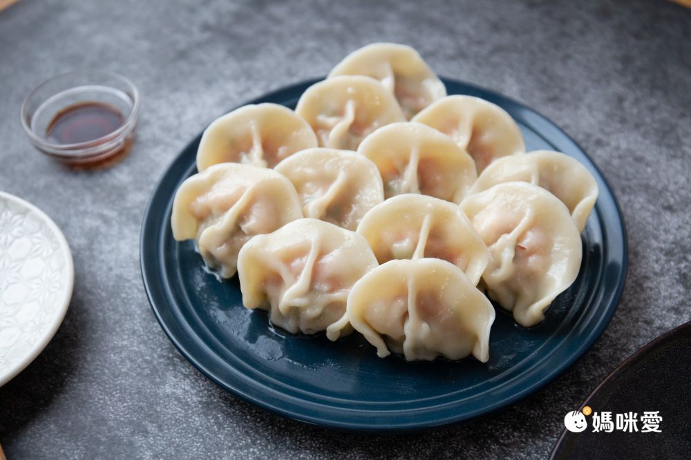 爆汁飽滿內餡！【立祥公寓】手工黑豬肉水餃 外皮Ｑ彈
