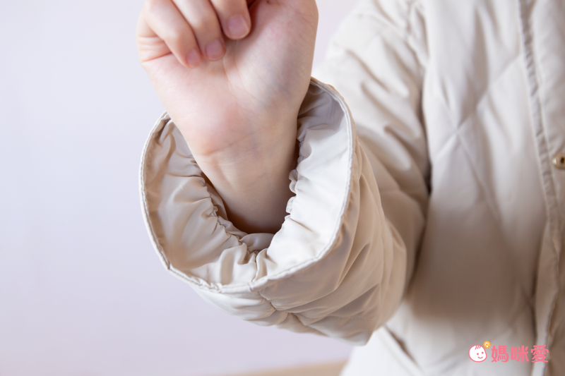 日本 libelle more - 細肩帶百褶吊帶裙-黑 (M)