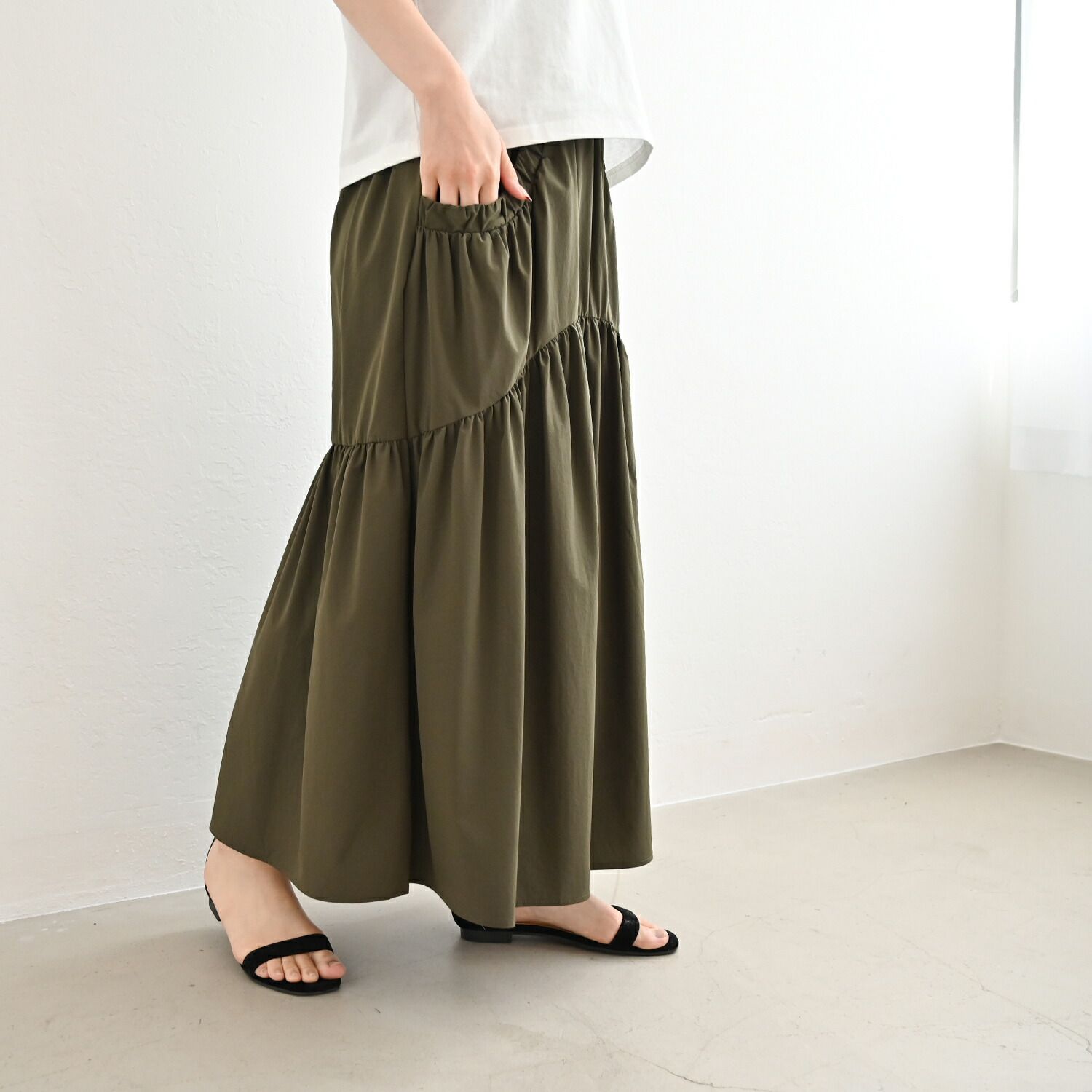 日本 ihuu - 捲捲邊前口袋修身長裙-米杏