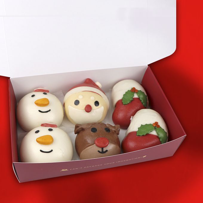 艾酷奇 - 歡樂聖誕禮盒 造型包子-聖誕老人 (紅豆) X1、麋鹿(地瓜) X1、襪子(芝麻) X2、小雪人造型饅頭X2