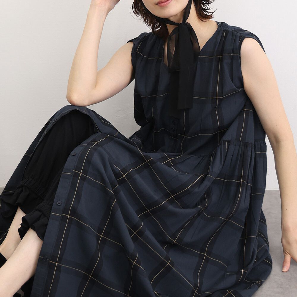 100%印度棉 清爽格紋開襟無袖洋裝-炭黑