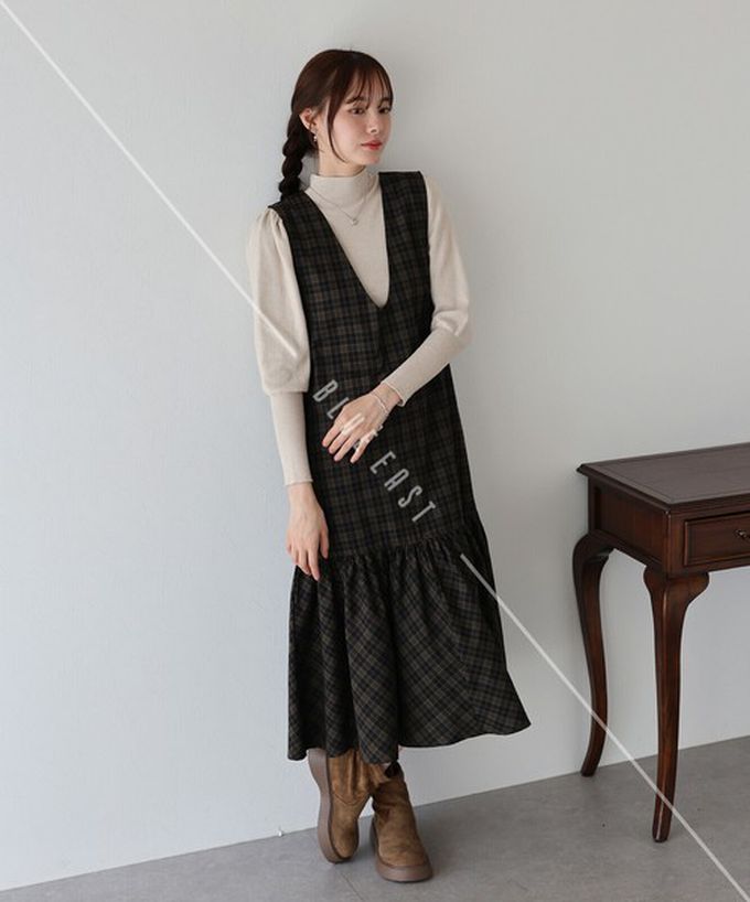 日本 BLUE EAST - 氣質英倫格紋深U領分層背心裙-黑白系